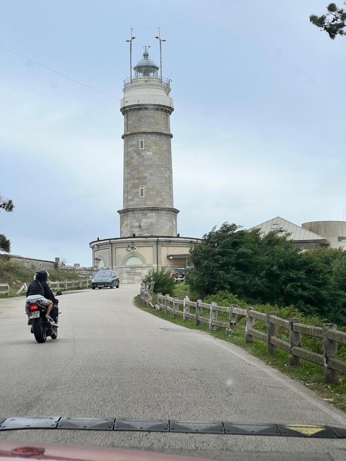 Апартаменты El Pisuco De Lu Entre Puertochico Y El Sardinero Сантандер Экстерьер фото